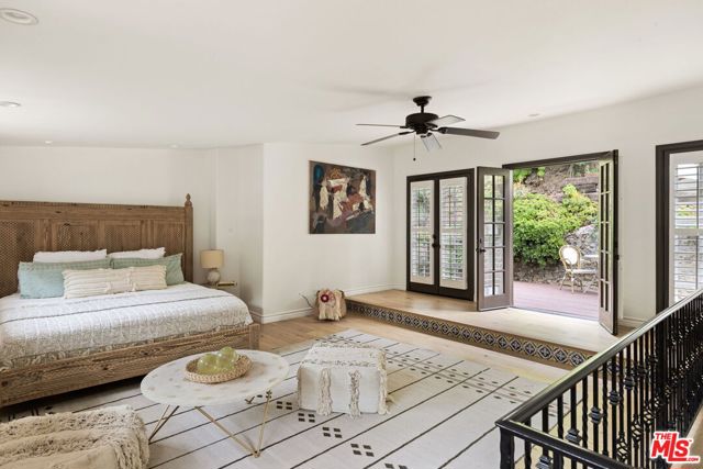 1508 N Beverly Glen Boulevard, Los Angeles CA: https://media.crmls.org/mediaz/07943499-1d43-4116-9494-5ecaa11a3b90.jpg