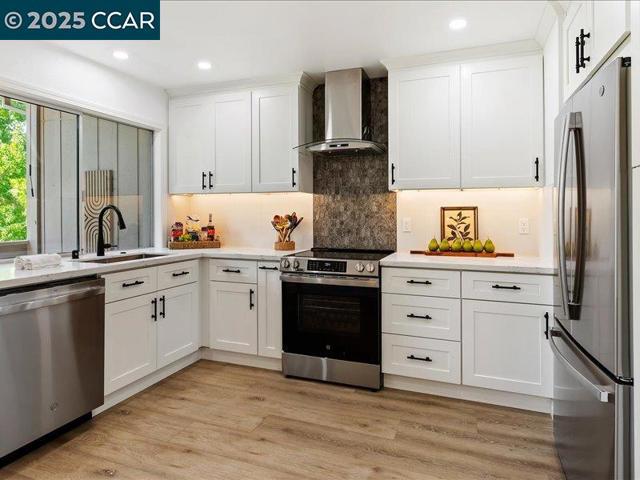 2175 Cactus Ct, Walnut Creek CA: https://media.crmls.org/mediaz/0794a846-59a2-487e-a56a-c880f0b59759.jpg