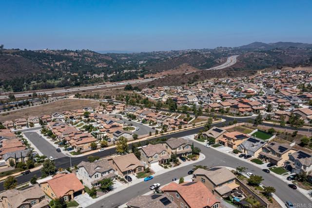 35788 Bay Morgan Lane, Fallbrook CA: https://media.crmls.org/mediaz/079500d2-08d3-467e-968d-ce3d6a14e01f.jpg