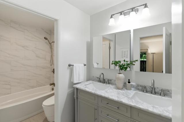 914 Shoreline Drive, San Mateo CA: https://media.crmls.org/mediaz/07950348-1885-4520-b8b1-caaf63cb57e4.jpg