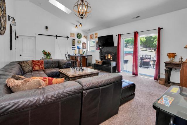 2165 Cox Road, Aptos CA: https://media.crmls.org/mediaz/0795129c-c7a6-4b97-b65b-7cff074bcb9e.jpg