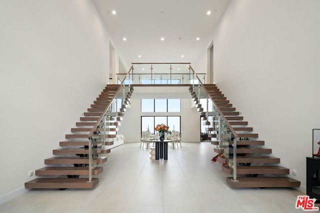 20244 W Albion Way, Porter Ranch CA: https://media.crmls.org/mediaz/079533f9-851c-479a-9ca6-e8bba114ac82.jpg