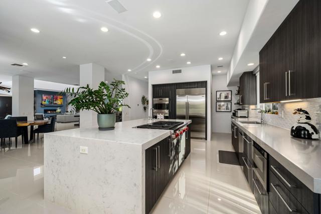 14 Stephen Terrace, Rancho Mirage CA: https://media.crmls.org/mediaz/0795bf53-03dd-4e44-9864-dee836919921.jpg