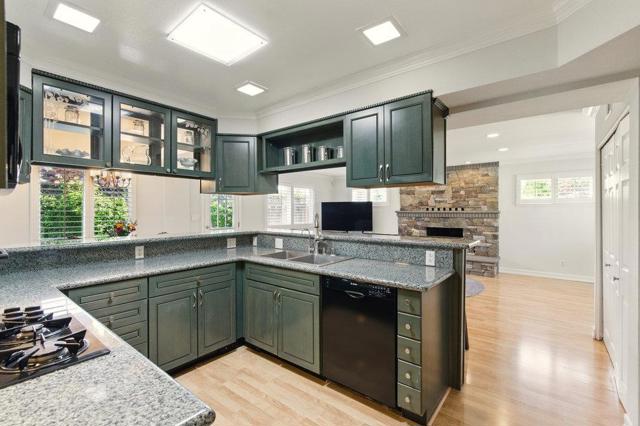 843 S Genevieve Lane, San Jose CA: https://media.crmls.org/mediaz/0795c76f-981d-44c3-a513-0c3ea4b0978f.jpg