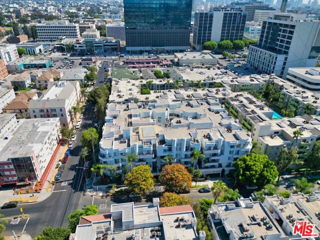 500 S Berendo Street, Los Angeles CA: https://media.crmls.org/mediaz/0795d235-3829-4012-856d-cf0745e682f1.jpg