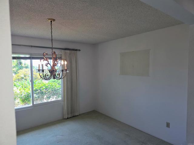 Detail Gallery Image 6 of 15 For 497 Vista Del Escuela, El Cajon,  CA 92019 - 3 Beds | 2 Baths