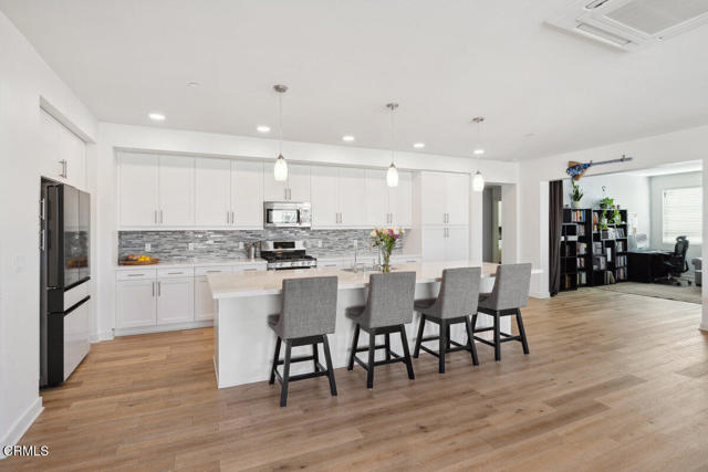 Detail Gallery Image 3 of 28 For 2800 Wagon Wheel Rd #304,  Oxnard,  CA 93036 - 3 Beds | 2/1 Baths