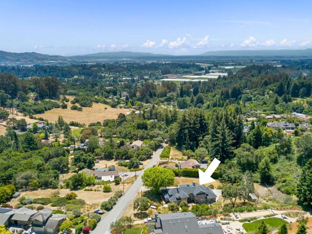 125 Orchard Heights Lane, Corralitos CA: https://media.crmls.org/mediaz/07983aa3-5dee-44ef-87c1-5e3fba59110d.jpg