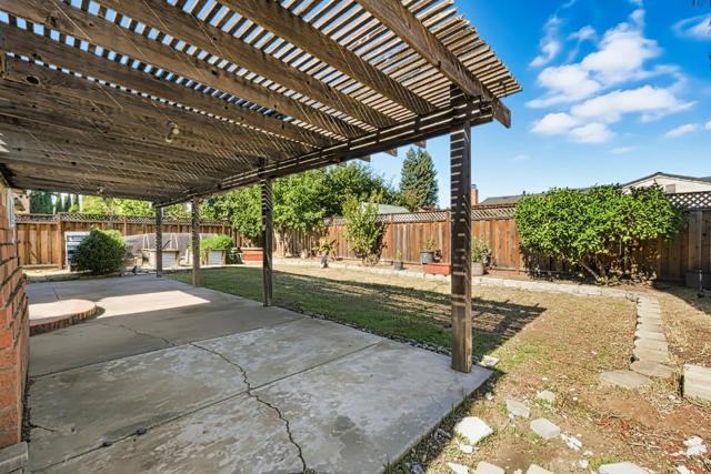 319 Churchill Place, Gilroy CA: https://media.crmls.org/mediaz/0798574a-4b23-490f-b3e2-62c7eaec9a4f.jpg