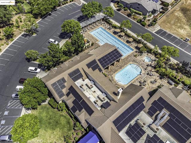 1012 Centennial Drive, Brentwood CA: https://media.crmls.org/mediaz/0798b308-1a31-4e39-82dd-05f0dd668f9e.jpg