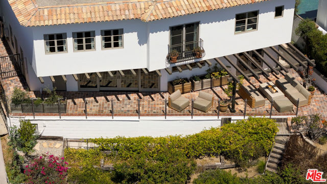 791 Nyes Place, Laguna Beach CA: https://media.crmls.org/mediaz/07994a6c-6ba4-44fd-9fc2-ee1d70008aa7.jpg