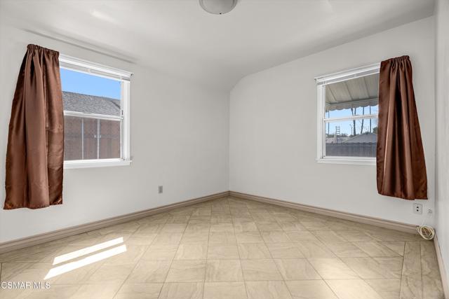 17400 Cantlay Street, Lake Balboa CA: https://media.crmls.org/mediaz/0799c0c1-572c-4d56-a7c8-8ebb6fc309af.jpg