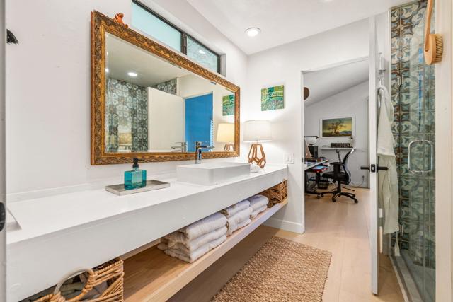 4 Lincoln Place, Rancho Mirage CA: https://media.crmls.org/mediaz/0799d10b-693a-4849-af49-e12f709f8bb6.jpg