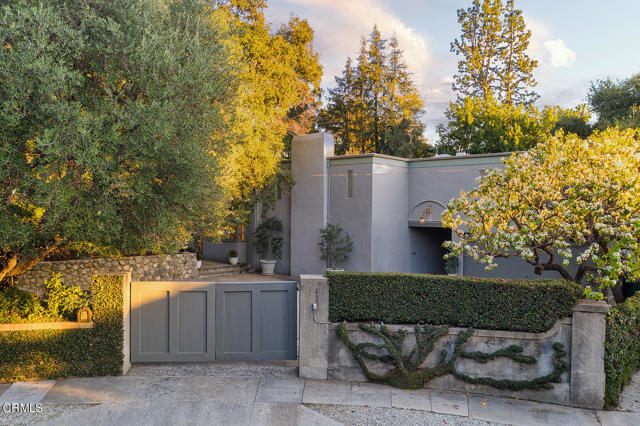 Detail Gallery Image 1 of 1 For 490 La Loma Rd, Pasadena,  CA 91105 - 3 Beds | 3/1 Baths