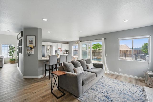 1595 Bay Meadows Dr, Alpine CA: https://media.crmls.org/mediaz/0799e8ab-43b4-4996-952e-fd1a2d76fad6.jpg