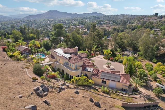 15035 Orchard View Dr, Poway CA: https://media.crmls.org/mediaz/0799ec02-e2a4-4b27-b764-0b9063a0689e.jpg