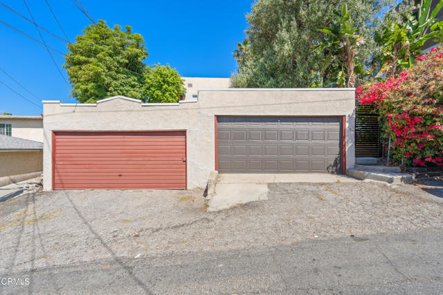 2740 Auburn Street, Los Angeles CA: https://media.crmls.org/mediaz/079a2627-d477-48b2-81e4-aec7efe9ab6c.jpg