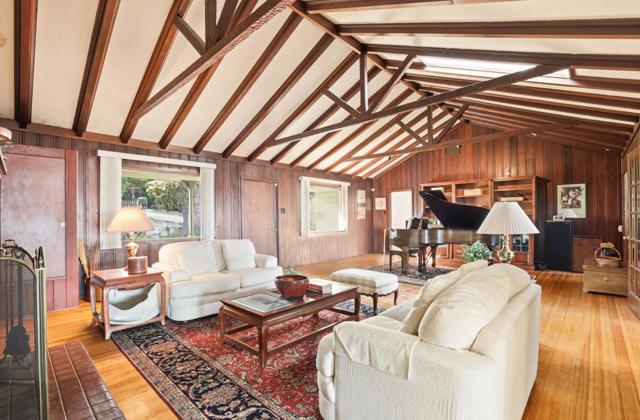 11 S Palomar Drive, Redwood City CA: https://media.crmls.org/mediaz/079ab35a-bda0-4e59-8590-11f32bd7dfe8.jpg