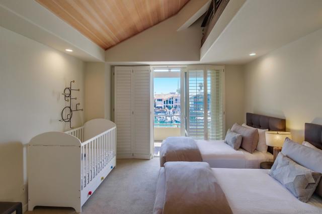 8 Buccaneer Way, Coronado CA: https://media.crmls.org/mediaz/079c4172-be1a-43bc-b163-8b44009befb5.jpg