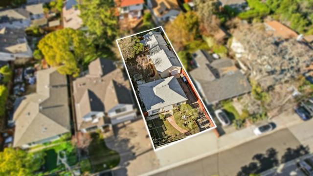 2066 Sterling Avenue, Menlo Park CA: https://media.crmls.org/mediaz/079c94dc-99da-42f5-b1a4-2e760be5de98.jpg