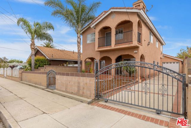 1060 Mcfarland Avenue, Wilmington CA: https://media.crmls.org/mediaz/079d0103-2237-4b8e-b8ea-1dd531b478c8.jpg