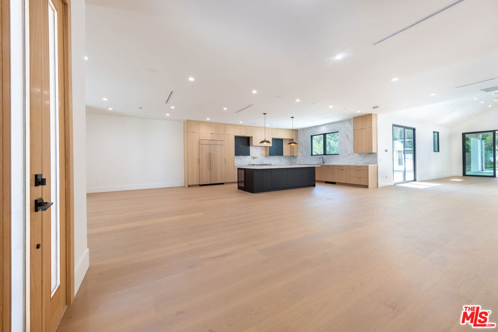 MLS #26862219 image #2
