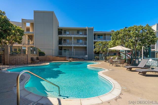 135 S Sierra Ave, Solana Beach CA: https://media.crmls.org/mediaz/079d79c5-931c-42c6-815c-d48c7f9242c5.jpg