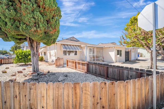 14997 Edgemoor Street, San Leandro CA: https://media.crmls.org/mediaz/079dcdad-208b-4095-8aa6-52d0180b62ef.jpg