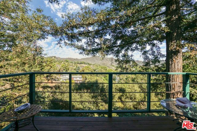 730 Basin Drive, Topanga CA: https://media.crmls.org/mediaz/079e8c8a-9225-497c-9f6a-7f325a4bd9fb.jpg