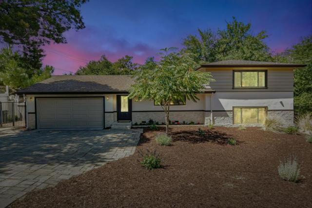19680 Crestbrook Drive, Saratoga CA: https://media.crmls.org/mediaz/079eaba5-883f-4513-9344-5dcd33bd64af.jpg