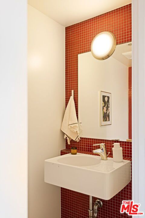 803 Wilcox Avenue, Los Angeles CA: https://media.crmls.org/mediaz/079fb4eb-d517-4845-a93f-82f0f1d87cb8.jpg