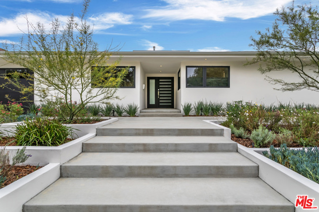 5216 Los Adornos Way, Los Angeles, CA 90027