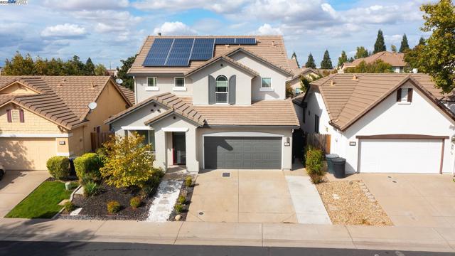 309 Aspen Ct, Roseville CA: https://media.crmls.org/mediaz/07a02734-688b-40a7-b76a-46c174c1b12a.jpg