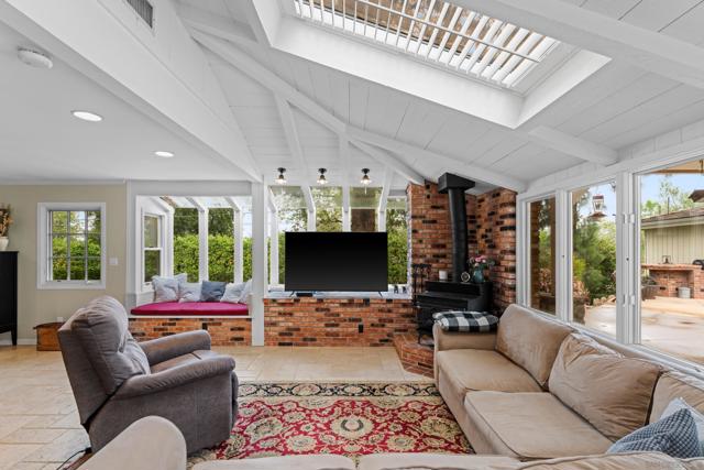 16327 Woodson View Rd, Poway CA: https://media.crmls.org/mediaz/07a0724c-45e0-43b3-819a-43eed8d3c299.jpg