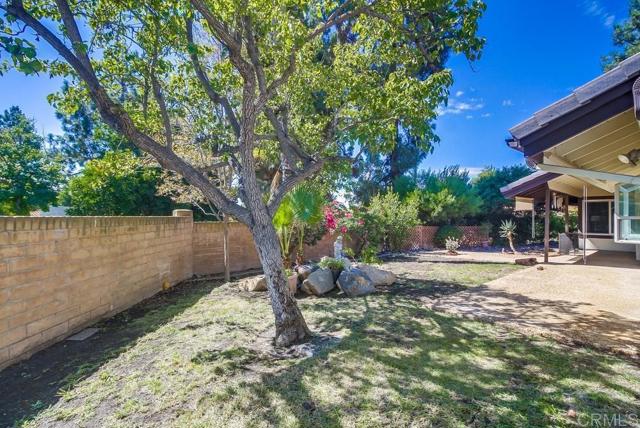 12580 Oaks North Drive, San Diego CA: https://media.crmls.org/mediaz/07a0dcda-96c3-486c-9a45-4e5736c8694e.jpg