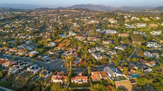 2524 Luciernaga St, Carlsbad CA: https://media.crmls.org/mediaz/07a120f7-1dc4-477b-8f76-5bbc80cba96f.jpg