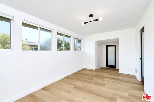 519 1/2 San Juan Avenue, Venice CA: https://media.crmls.org/mediaz/07a17870-a63a-4fc2-b100-fce00ca5dff9.jpg