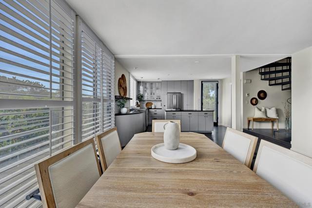675 S Sierra Ave, Solana Beach CA: https://media.crmls.org/mediaz/07a1ccd9-b8af-4d0f-9daa-902753b1853b.jpg