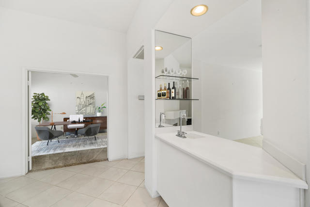 2 Vistara Drive, Rancho Mirage CA: https://media.crmls.org/mediaz/07a1f5a7-1b6d-4916-9223-6ff6474fdf7c.jpg