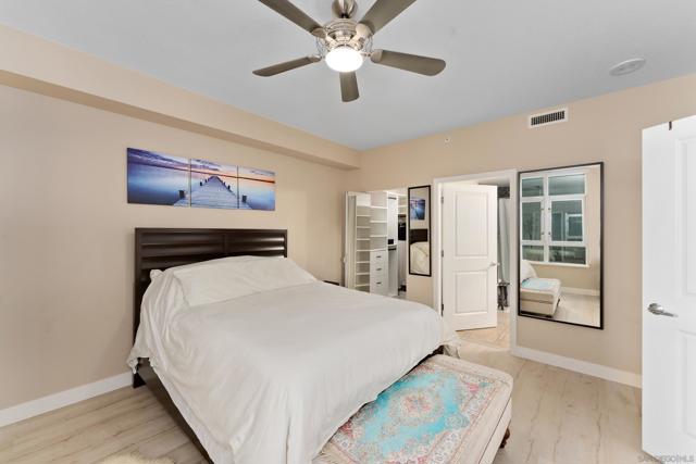 850 Beech St, San Diego CA: https://media.crmls.org/mediaz/07a2122f-bb78-4b12-8306-4be964e4da7d.jpg