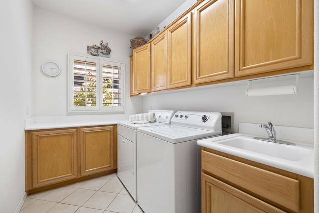 78197 Bonanza Drive, Palm Desert CA: https://media.crmls.org/mediaz/07a25f3f-ef0d-407f-8d88-f67fee86987e.jpg