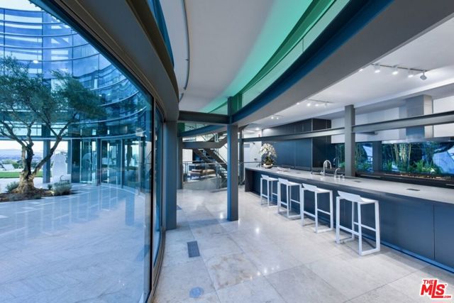 1169 Loma Linda Drive, Beverly Hills CA: https://media.crmls.org/mediaz/07a2e331-88e7-4302-810c-f6b5eb93370f.jpg