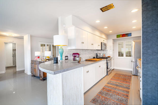 Image 17 of 48 For 2145 Southridge Drive