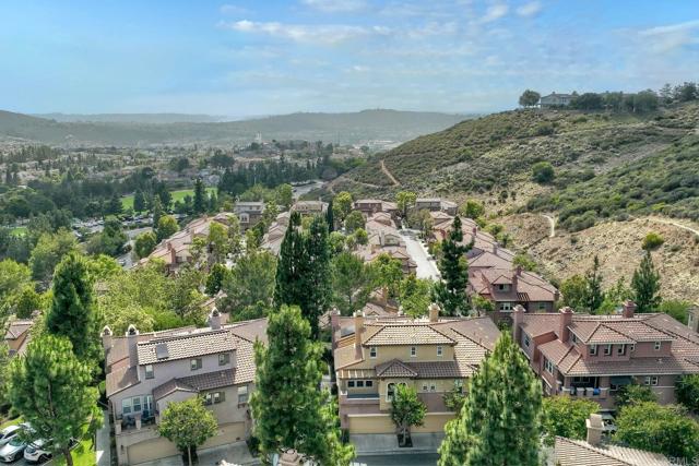 1367 Sky Ridge, San Marcos CA: https://media.crmls.org/mediaz/07a30aab-cfcf-4dc4-b3e7-a8e71d5546a2.jpg