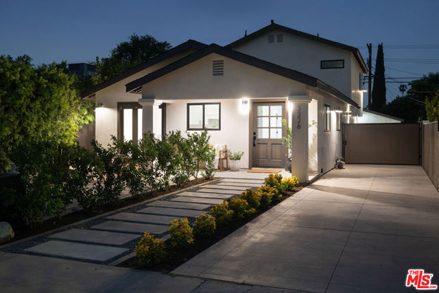 3326 La Clede Avenue, Los Angeles CA: https://media.crmls.org/mediaz/07a376e2-722e-4005-8f2b-68ed3a9c43ba.jpg