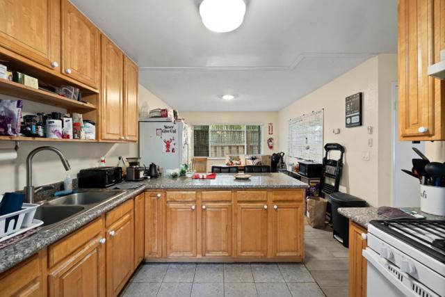 1819 Carleton Street, Berkeley CA: https://media.crmls.org/mediaz/07a395e1-725a-4eea-ad9f-6bcadd217d2b.jpg