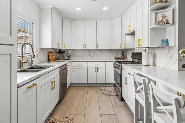5851 Jackson Dr, La Mesa CA: https://media.crmls.org/mediaz/07a4ae5b-1304-4e7c-8c00-7e04b825f8f1.jpg