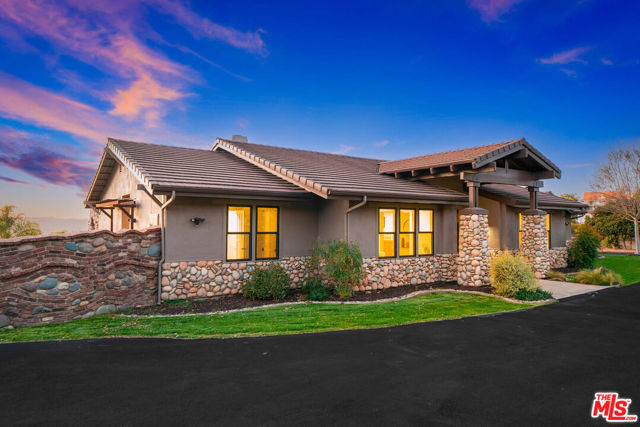 32070 Via Vera, Bonsall CA: https://media.crmls.org/mediaz/07a4e979-5ce0-4a1f-8d84-af5c4312f984.jpg