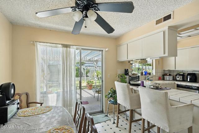2049 Stanford Drive, Simi Valley CA: https://media.crmls.org/mediaz/07a50570-bdf0-4497-97b2-096905bfbfb1.jpg