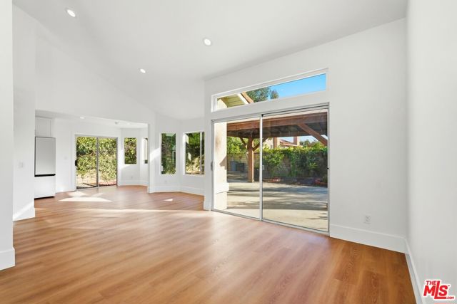1752 Blossom Court photo 4